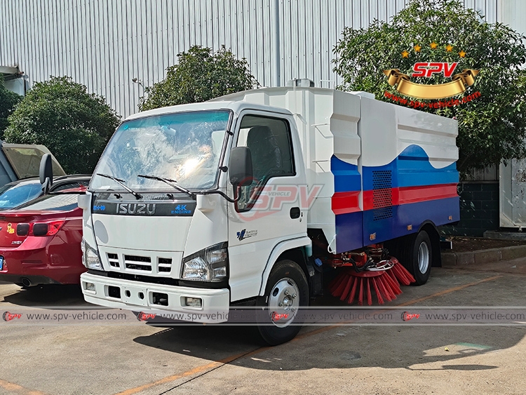 Street Vacuum Sweeper Truck ISUZU - Left Front Side View